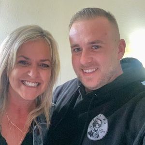 Meet your Posher, Dustin